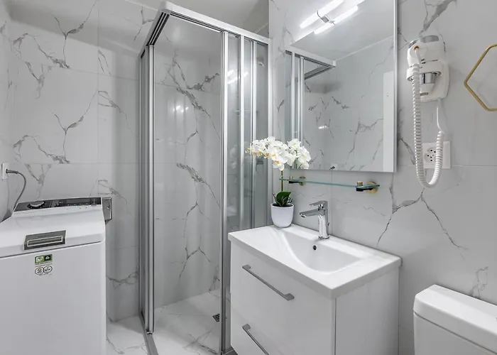 Garden Of Eden 1-bedroom - Lakefront * מונטרה