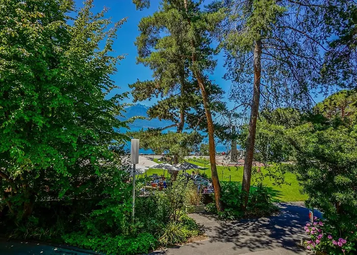 Garden Of Eden 1-bedroom - Lakefront *